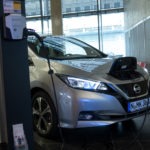 NISSAN LEAF Tekna Vorne rechts mit N-ERGIE Wallbox