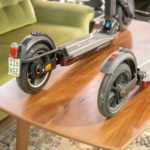 Gleiches Modell: Links mit Kennzeichenhalter, rechts ohne Kennzeichenhalter