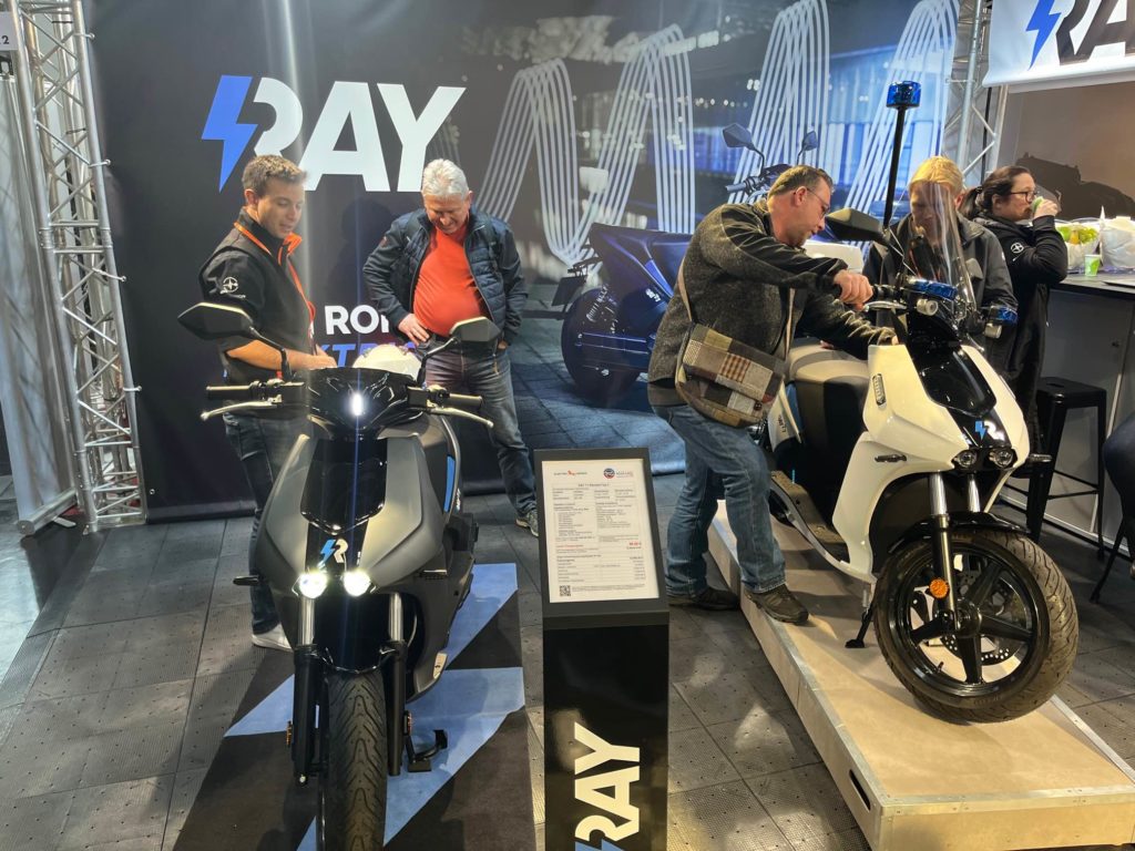 Ray E-Roller Modelle auf der IMOT, Süddeutschlands grösster Motorradmesse.