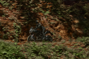 MY24_DSRX_Action_AZ3I6987