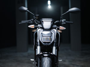 web_2023_SRF_Black_GOLD_DSCF8177