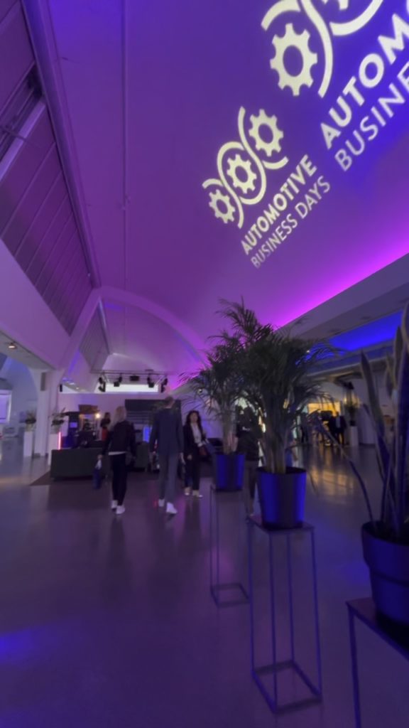 Autohaus Richter & Zech: Preisverleihung Automotive Business Award 2024. Elektrofahrzeuge im Fokus.